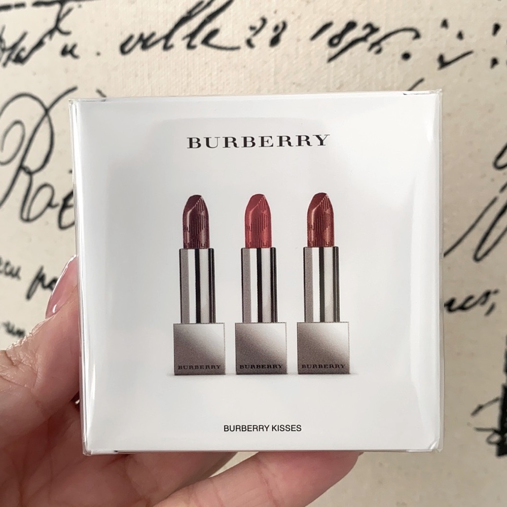 Burberry kisses lipstick trio set new in sealed box gift set - Picture 3 of 4